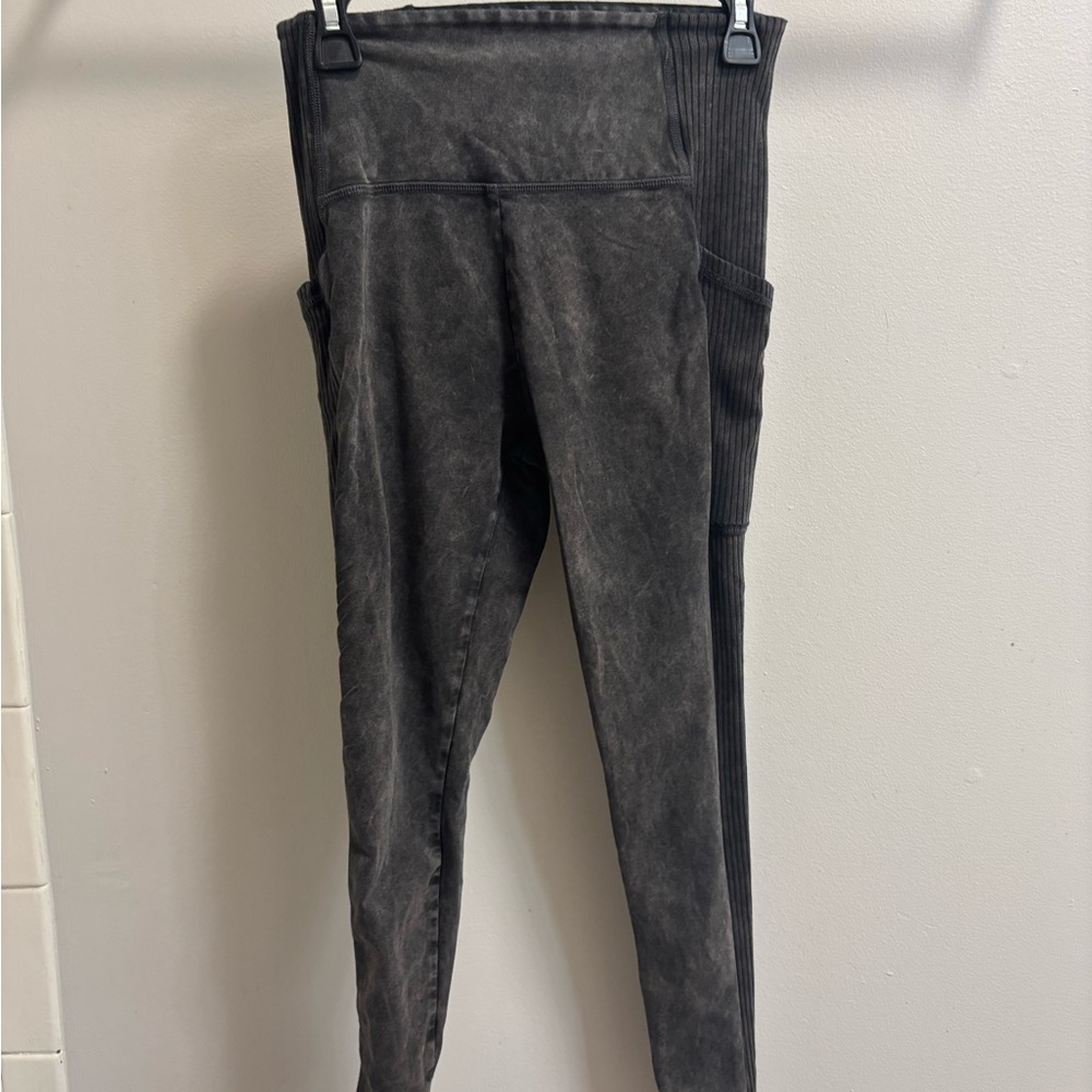 Aerie Distressed Black High-Rise Pocket Leggings Size M